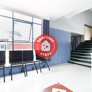 *** Hotel Oyo 44050 Central Queens India